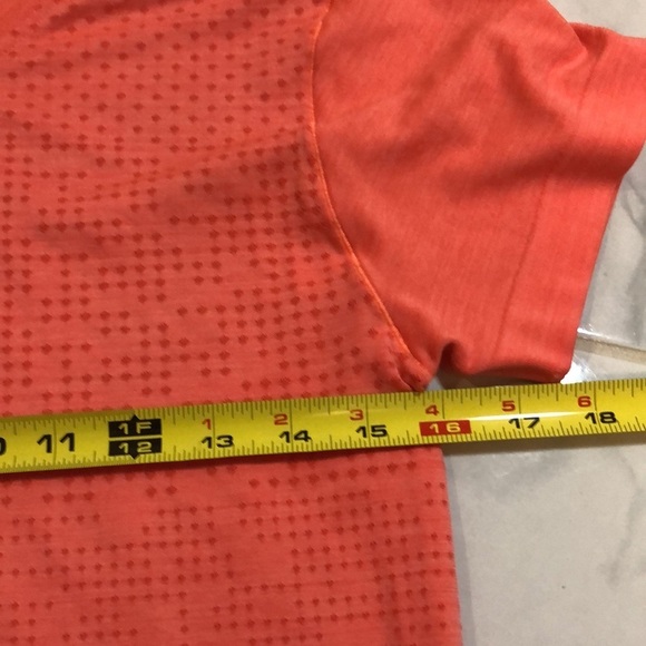 NEW Balance corral color exercise shirt. EUC! - Picture 6 of 7